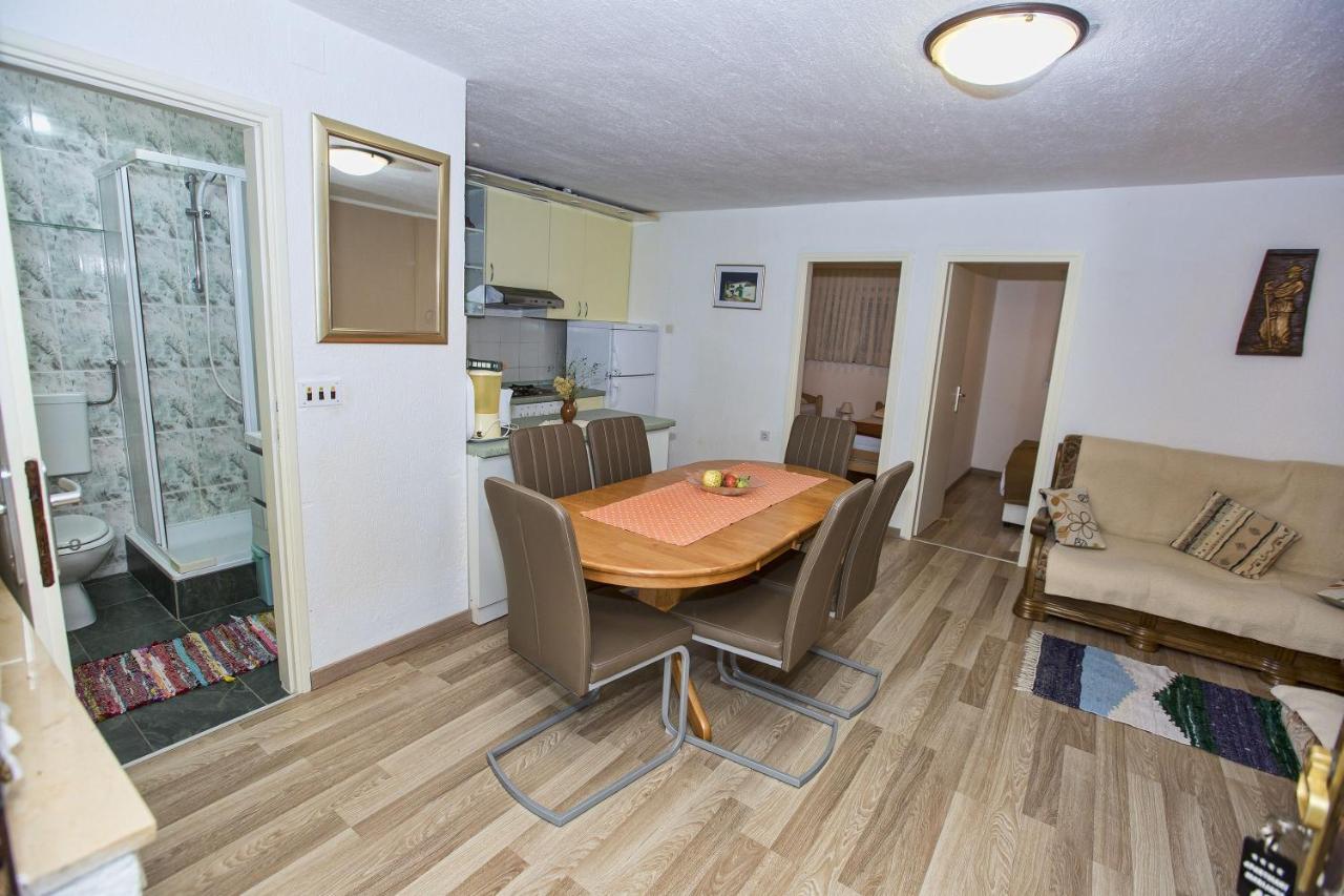 Apartmani Marijana เซซาริซา ภายนอก รูปภาพ