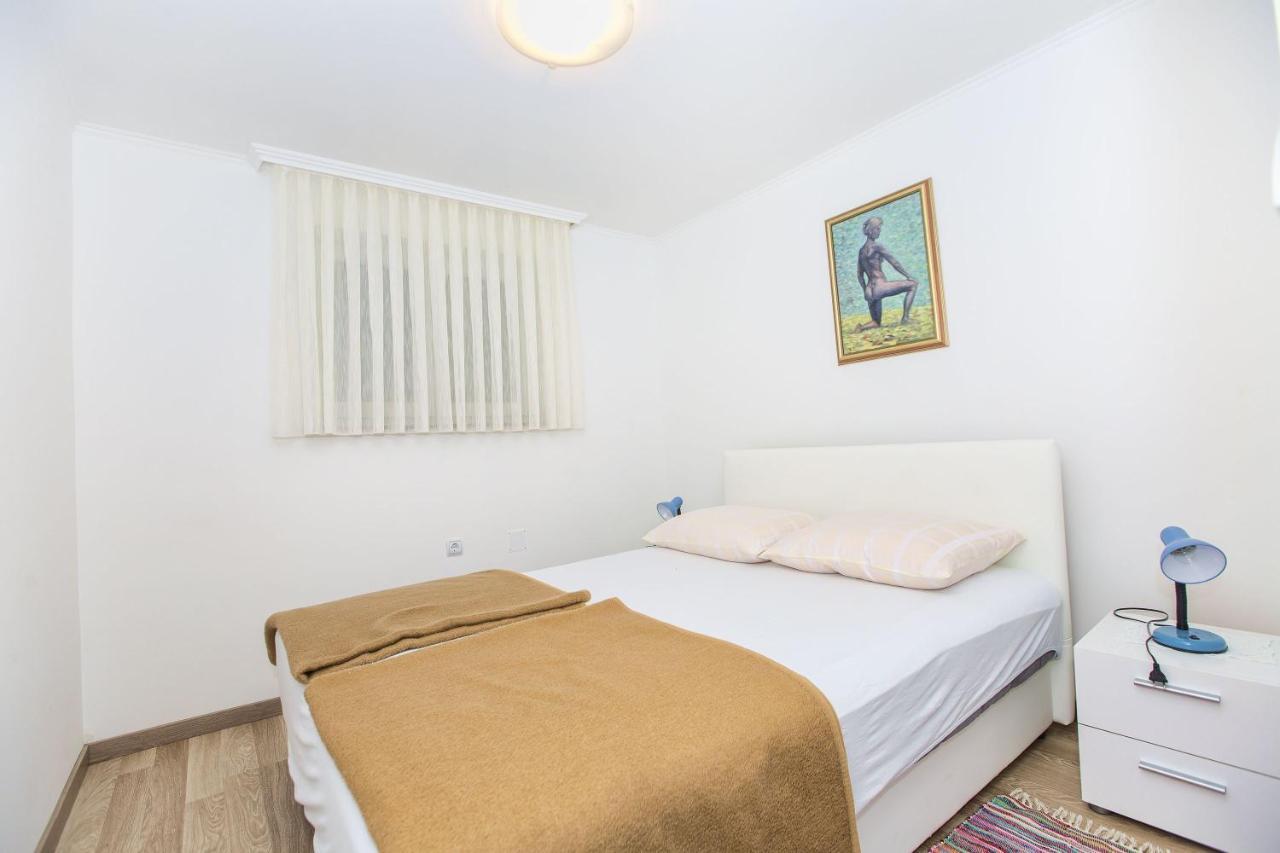 Apartmani Marijana เซซาริซา ภายนอก รูปภาพ