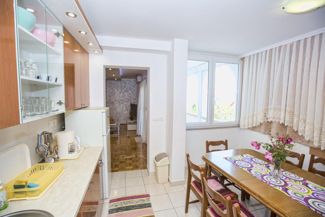 Apartmani Marijana เซซาริซา ภายนอก รูปภาพ