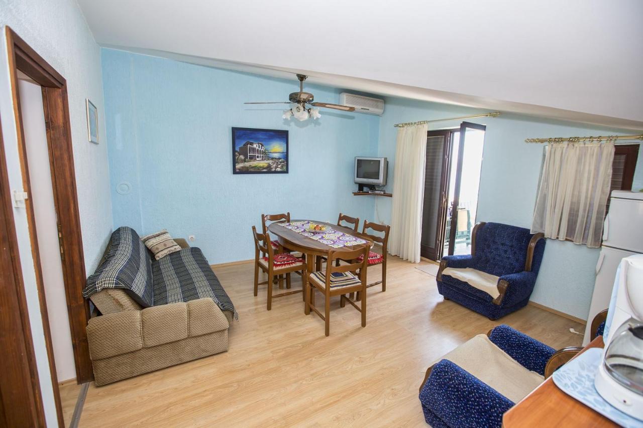 Apartmani Marijana เซซาริซา ภายนอก รูปภาพ