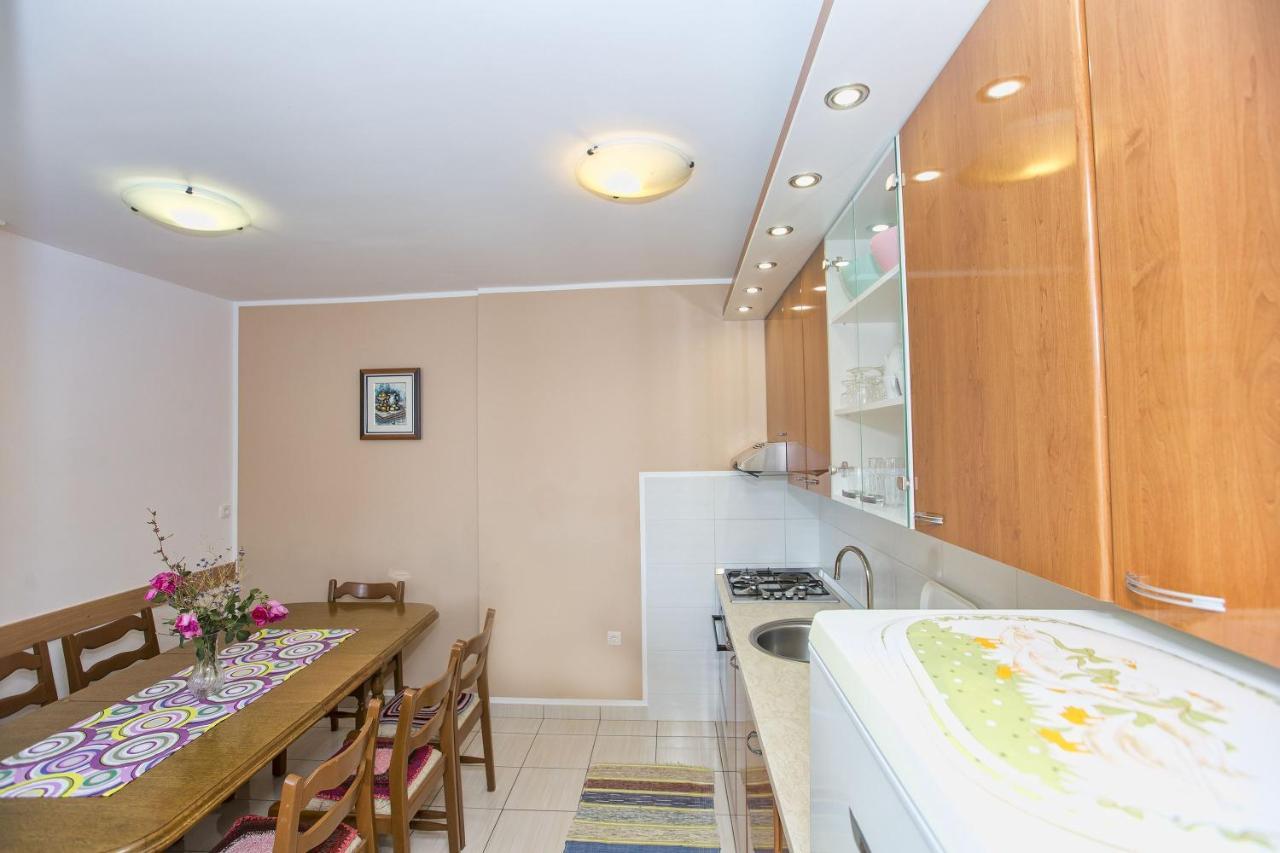 Apartmani Marijana เซซาริซา ภายนอก รูปภาพ